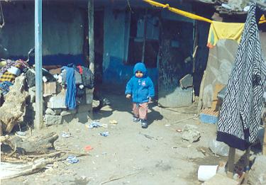 Roma settlement Karaagag villages in the Edirne region of Turkey. Photo: ERRC, 25 March 2003.